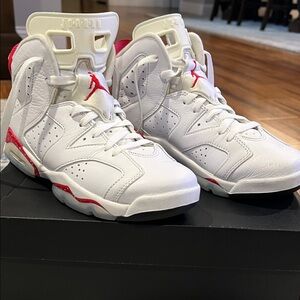 Air Jordan 6 Retro (GS) Kids Sneakers - White and Red - size 6.5